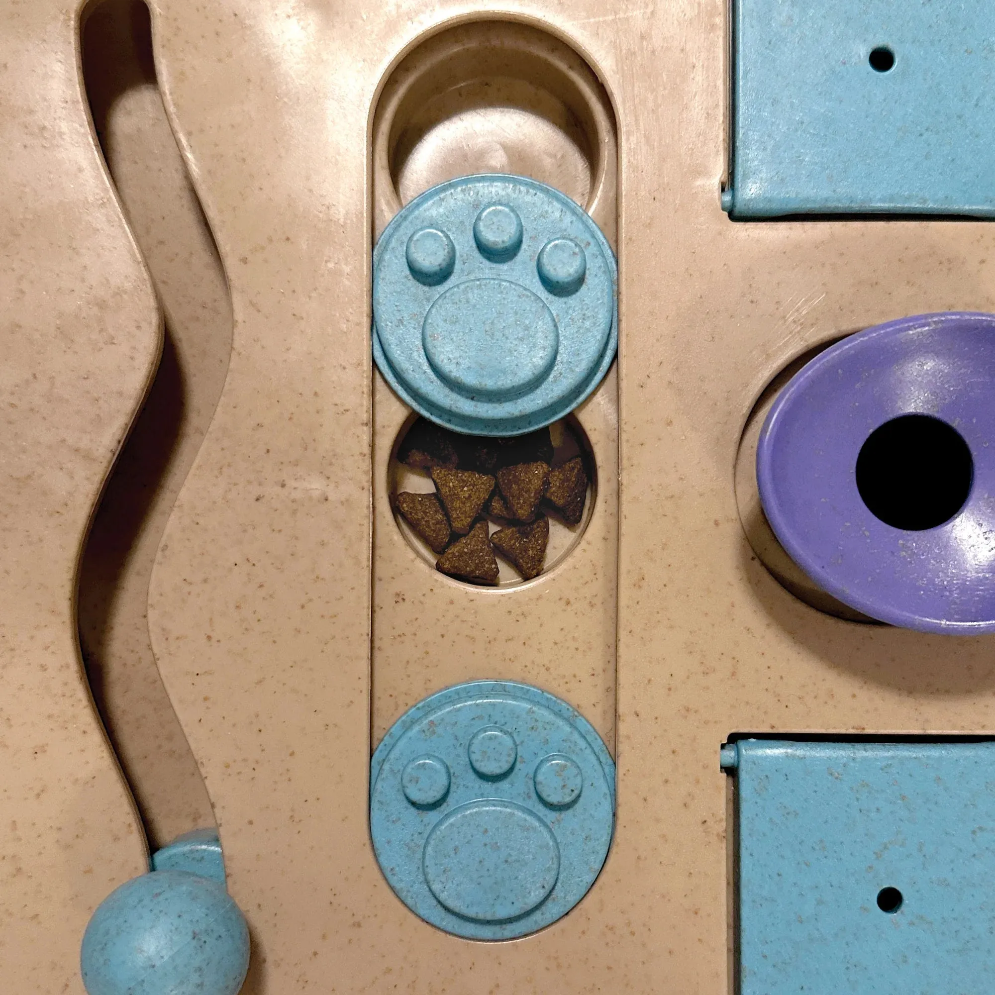 FouFit - Hide 'N Seek Multi Play - Busy Board Puzzle