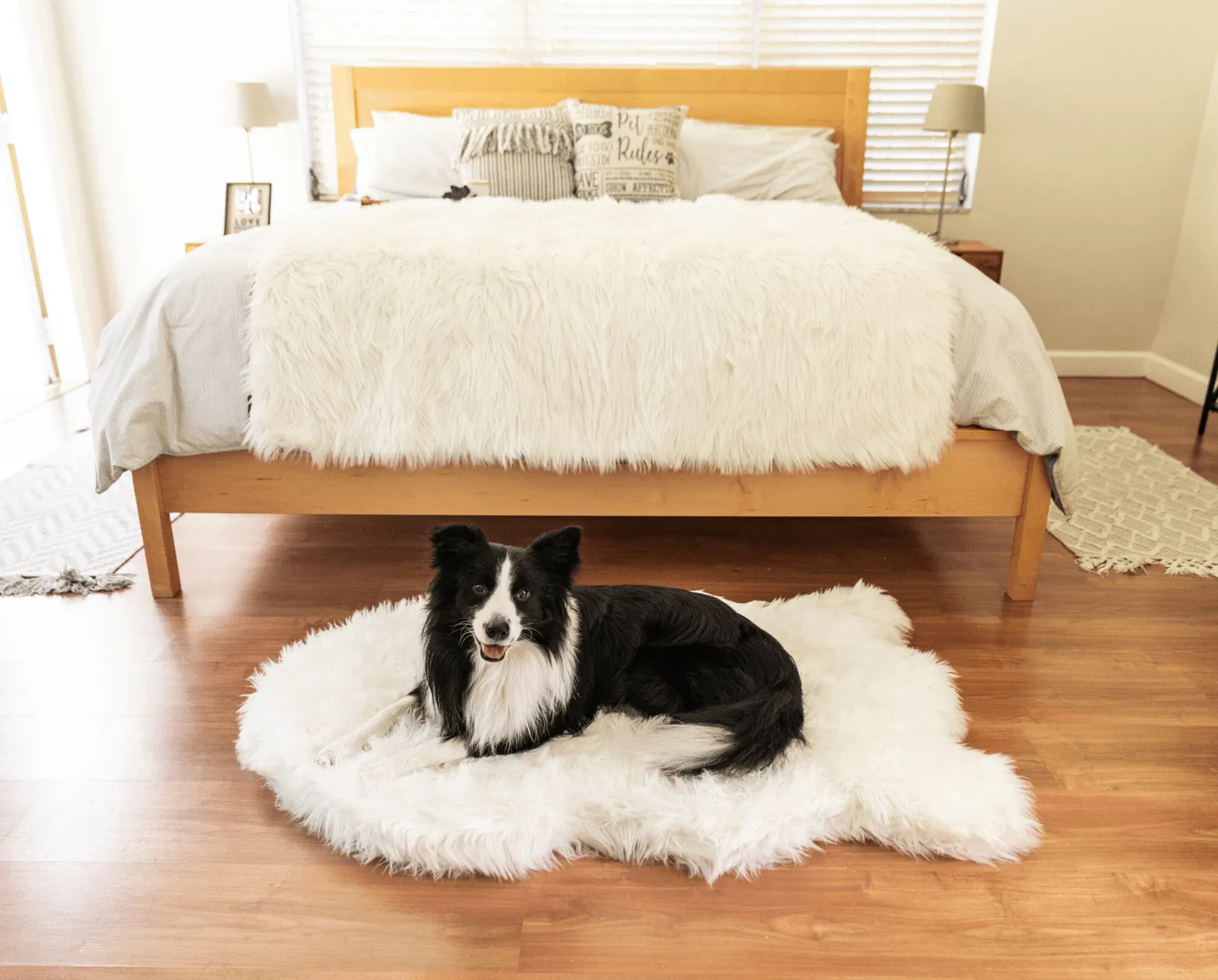PupRug™ Orthopedic Bed   Matching Waterproof Blanket Bundle - Polar White